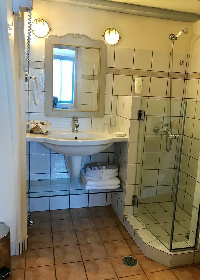 Economou Mansion Lejlighedshotel Spétses Eksteriør billede